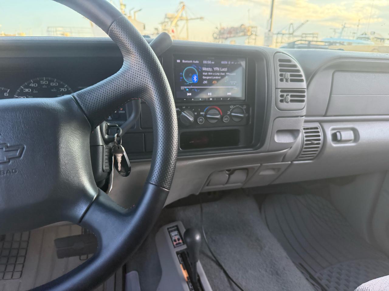 Chevrolet Tahoe 2-Door 4WD 1998
