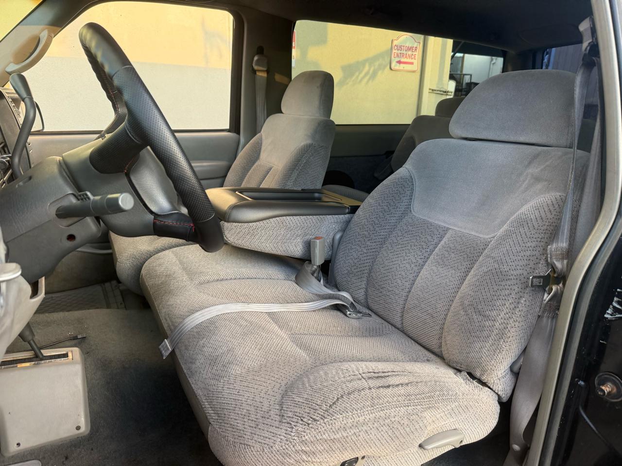 Chevrolet Tahoe 2-Door 4WD 1998