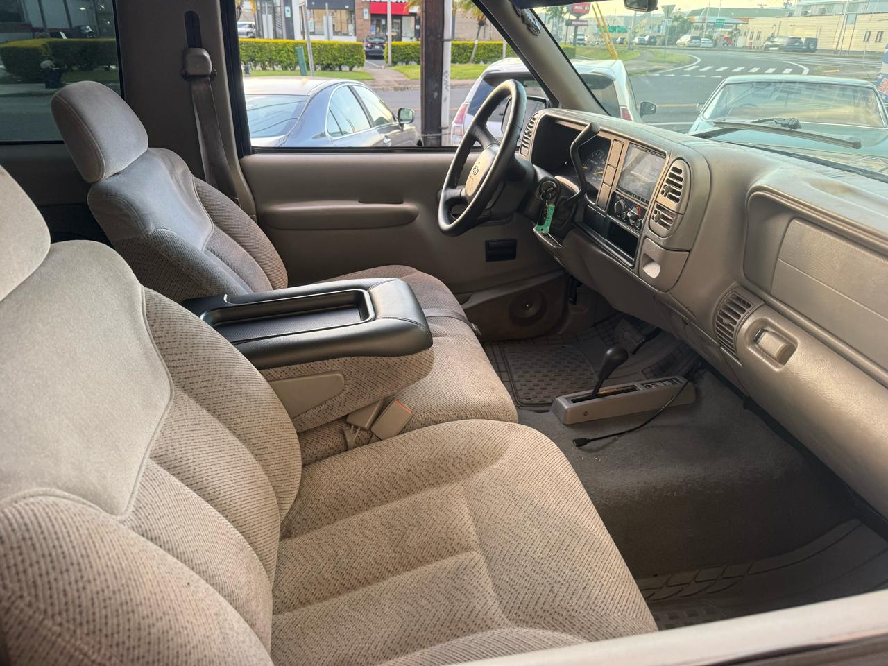 Chevrolet Tahoe 2-Door 4WD 1998