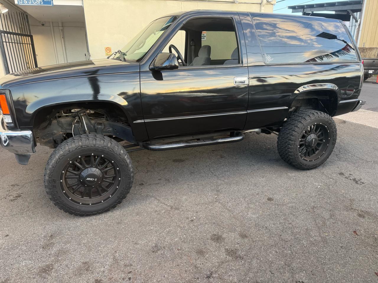 Chevrolet Tahoe 2-Door 4WD 1998