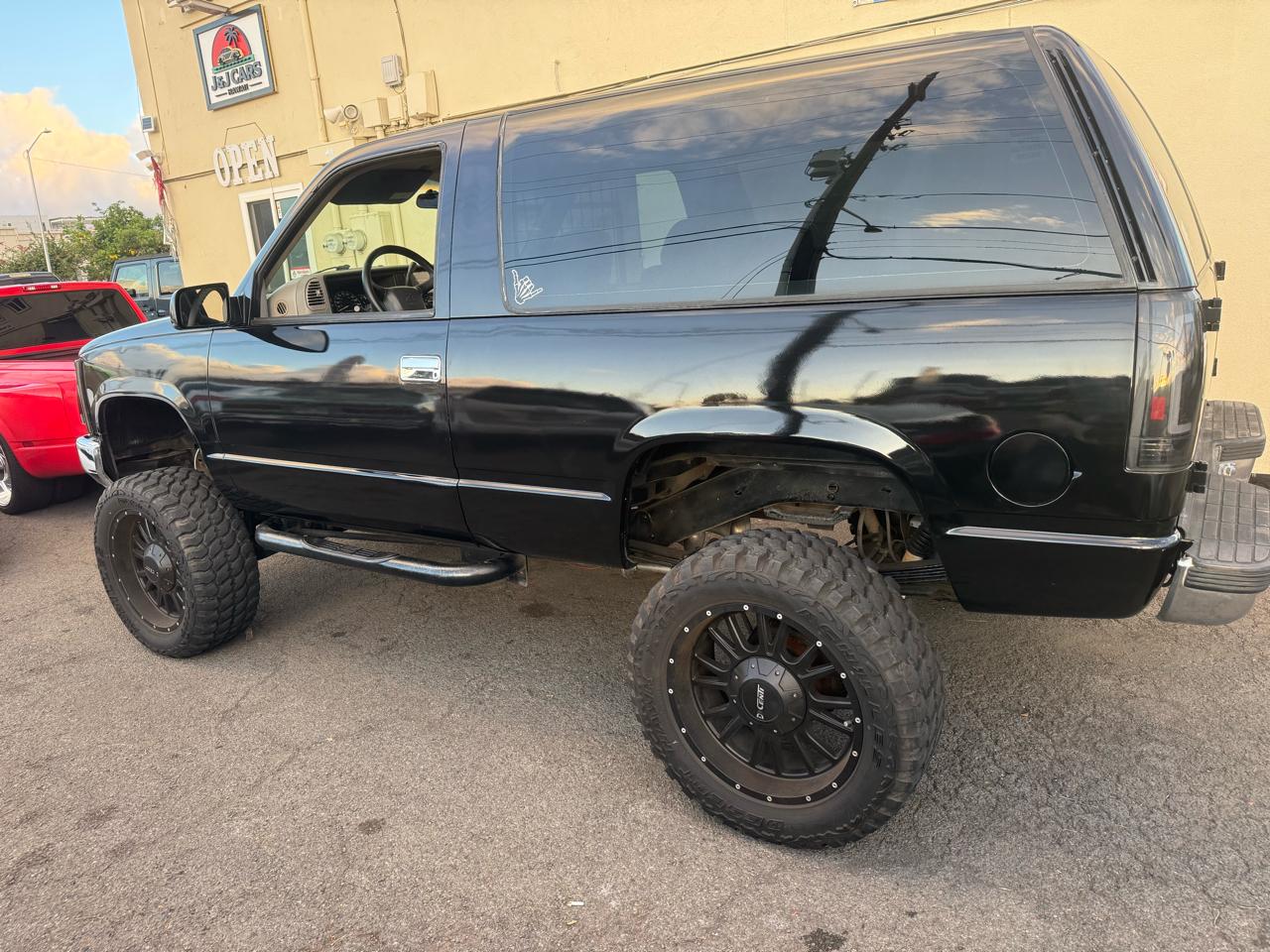 Chevrolet Tahoe 2-Door 4WD 1998