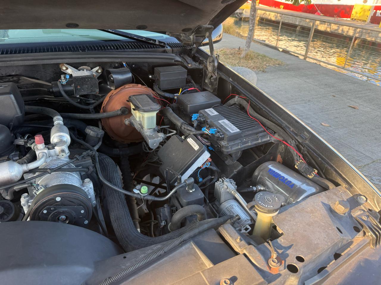 Chevrolet Tahoe 2-Door 4WD 1998