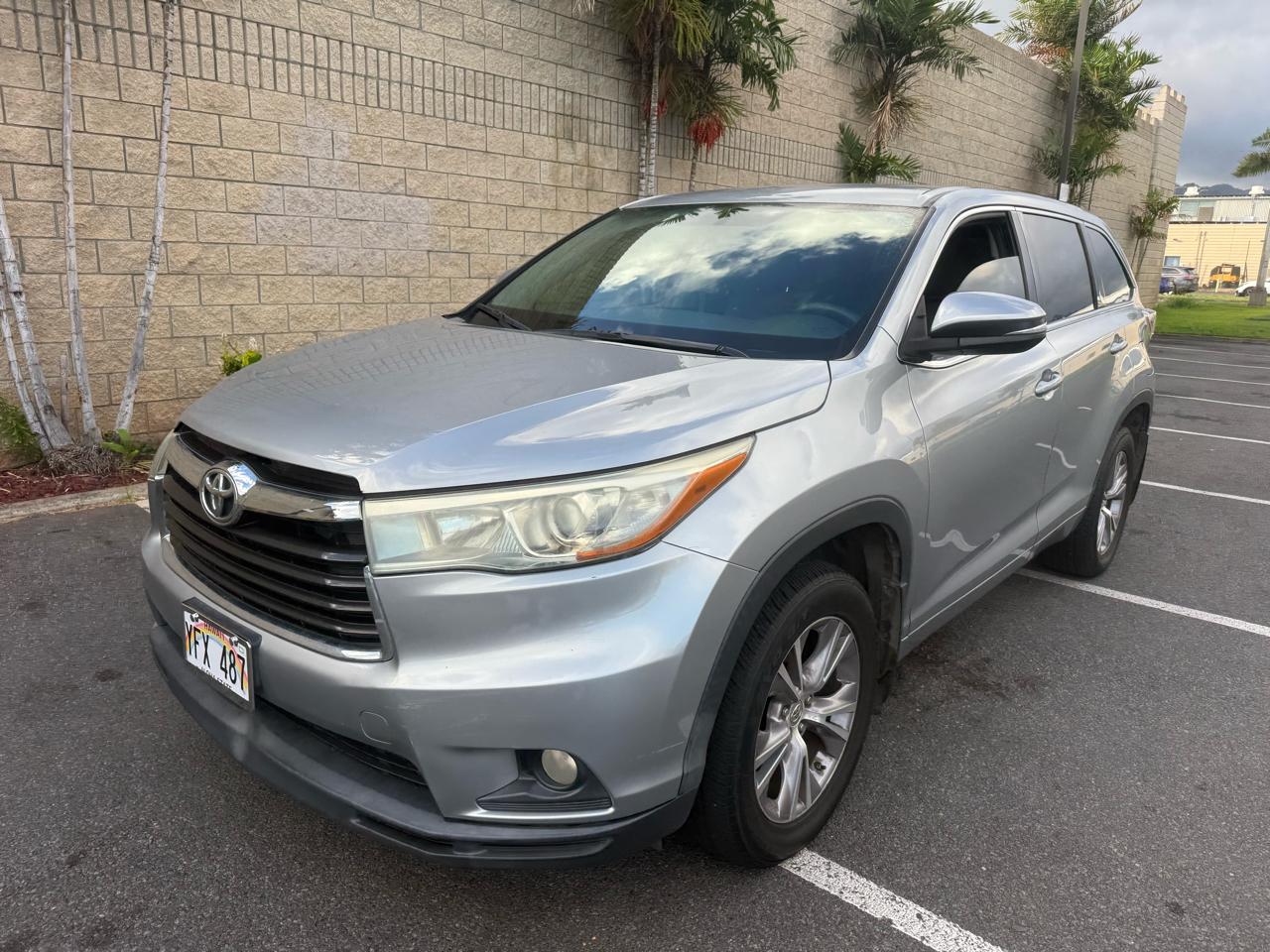 Toyota Highlander LE Plus FWD V6 2015