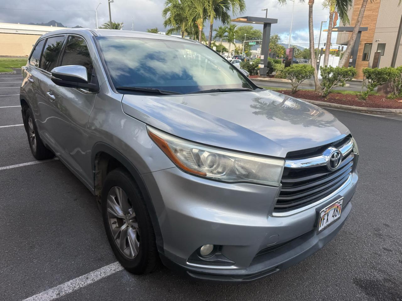 Toyota Highlander LE Plus FWD V6 2015