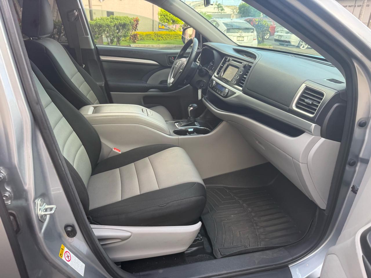 Toyota Highlander LE Plus FWD V6 2015