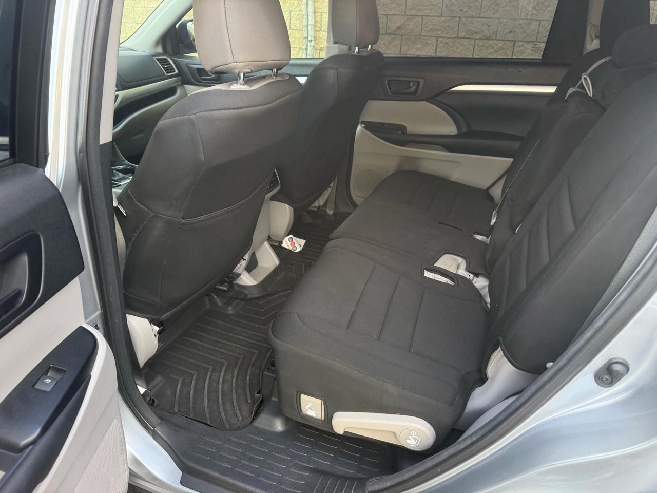 Toyota Highlander LE Plus FWD V6 2015