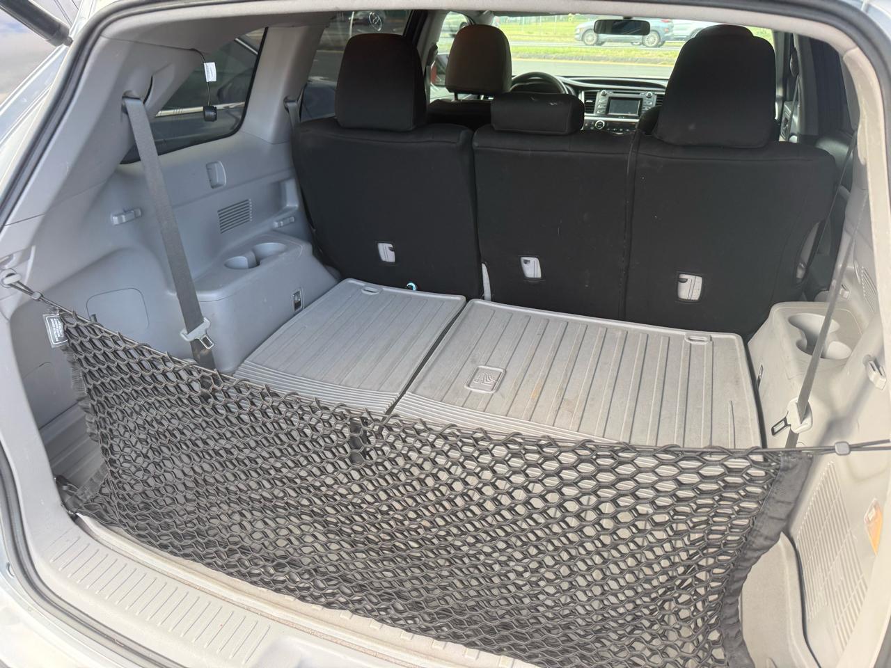 Toyota Highlander LE Plus FWD V6 2015