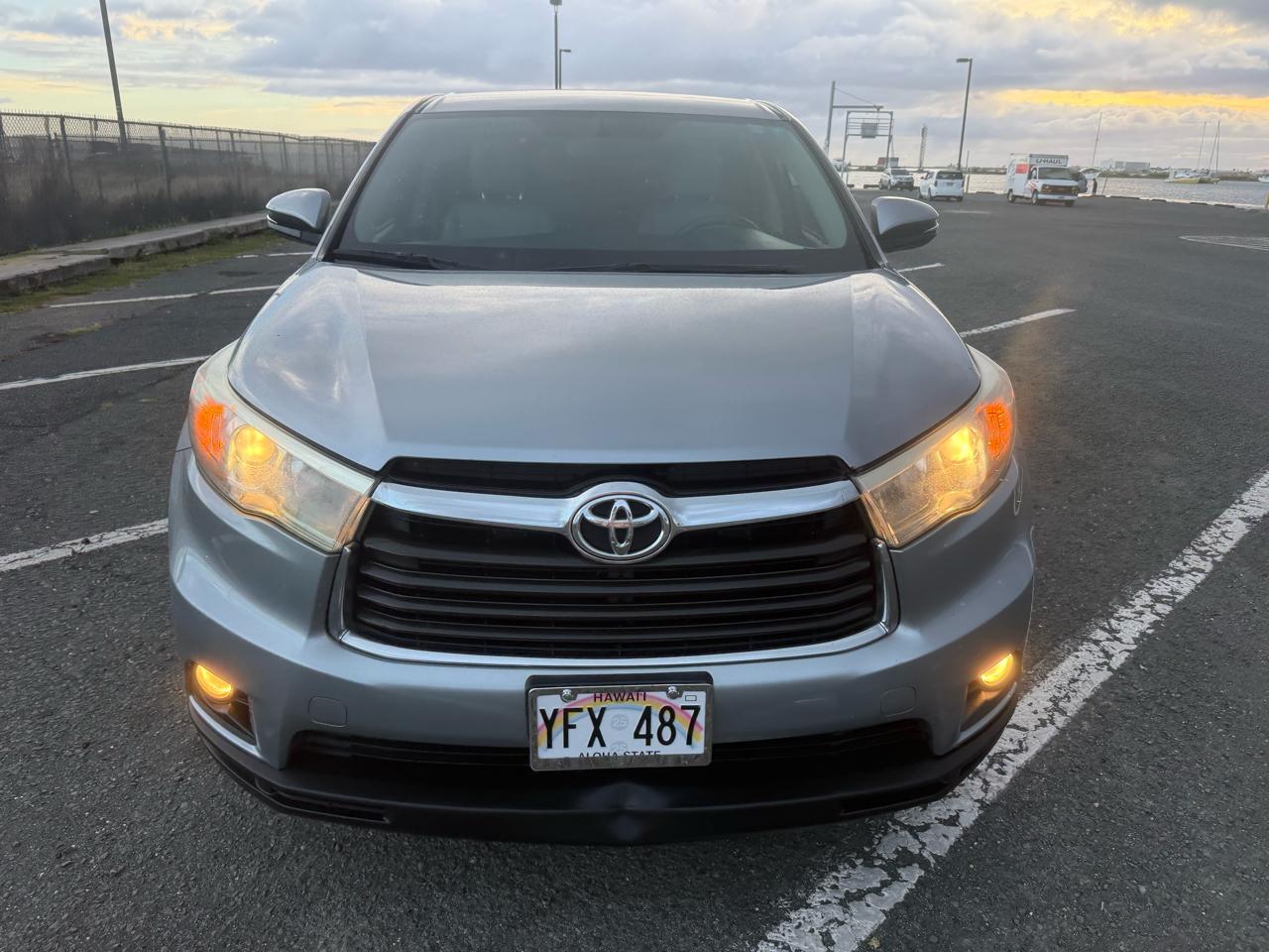 Toyota Highlander LE Plus FWD V6 2015