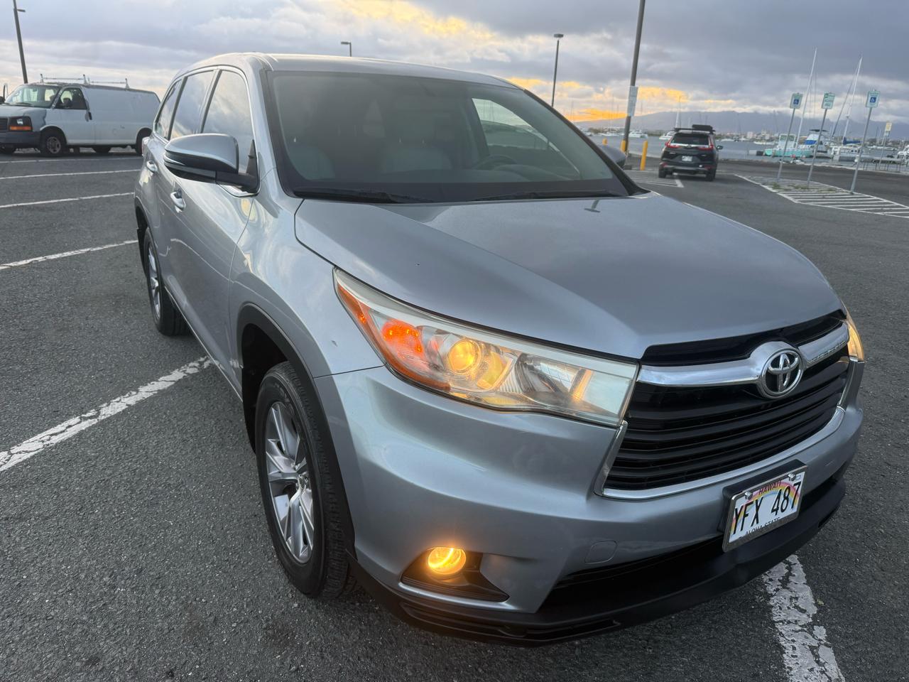 Toyota Highlander LE Plus FWD V6 2015