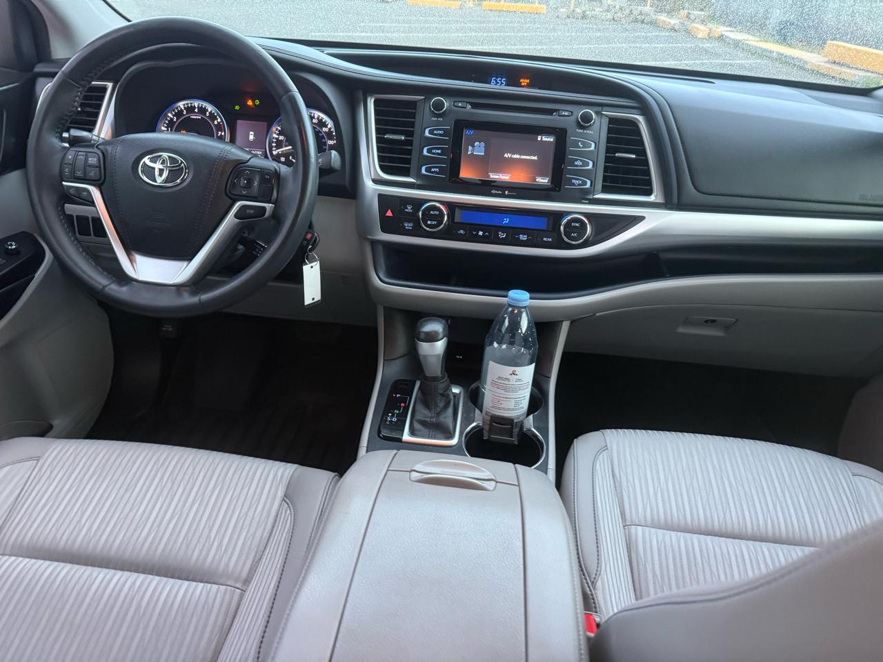Toyota Highlander LE Plus FWD V6 2015