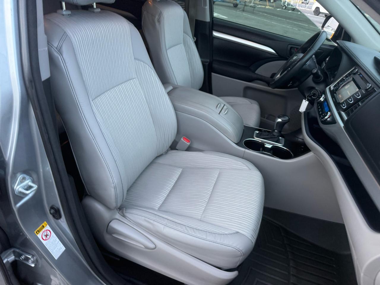 Toyota Highlander LE Plus FWD V6 2015
