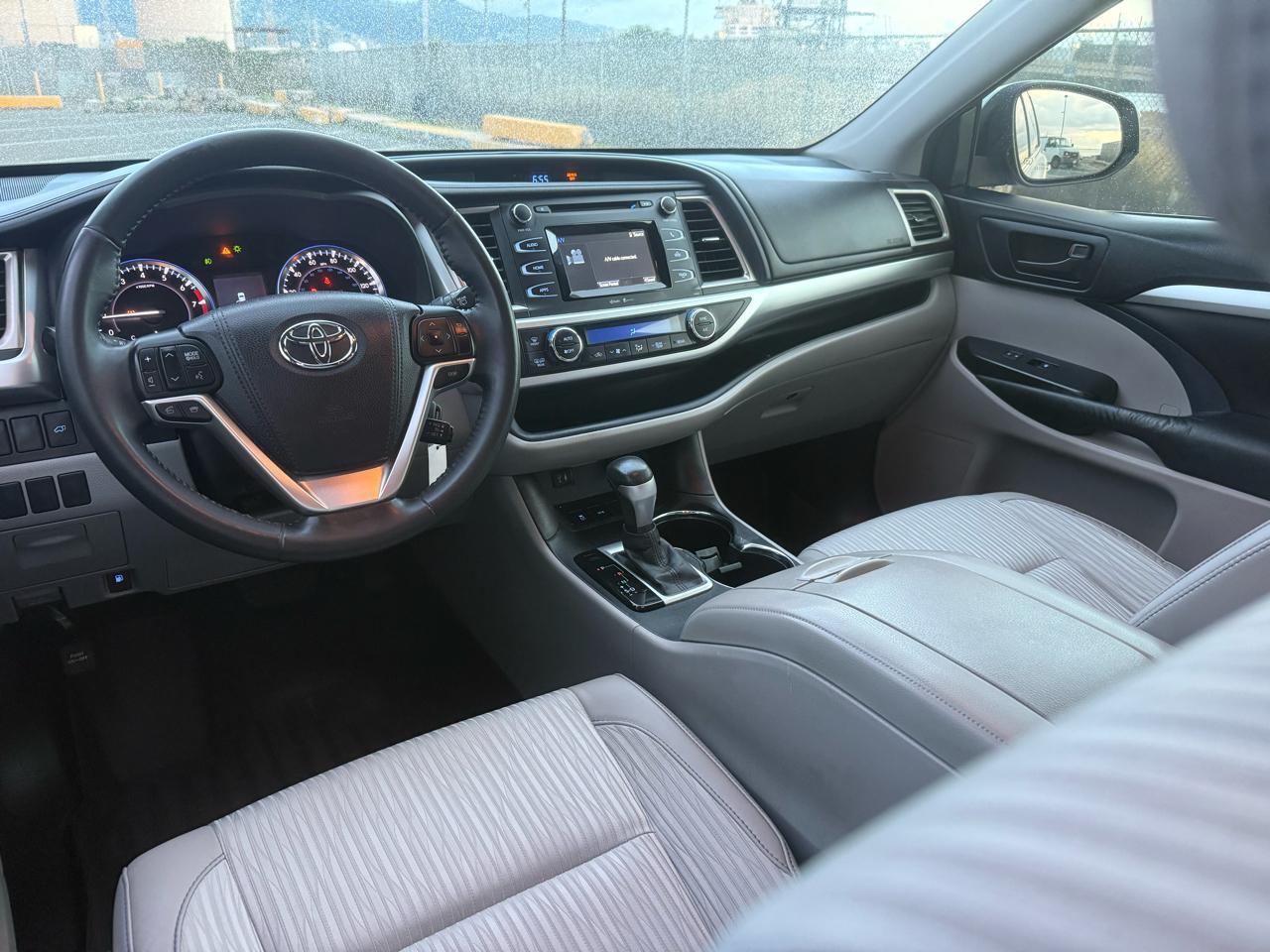 Toyota Highlander LE Plus FWD V6 2015