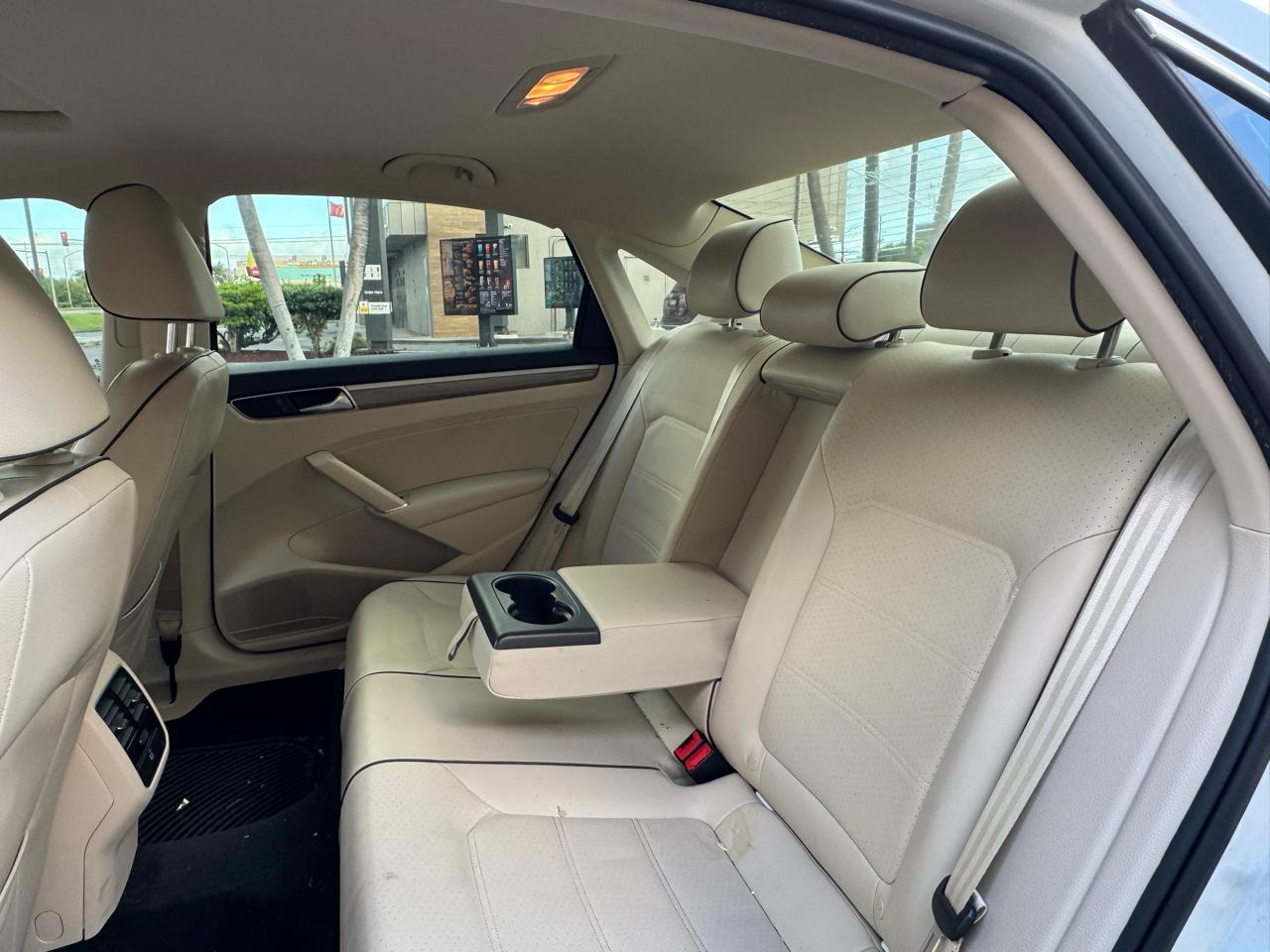 Volkswagen Passat SE 4D Sedan 1.8T 2017