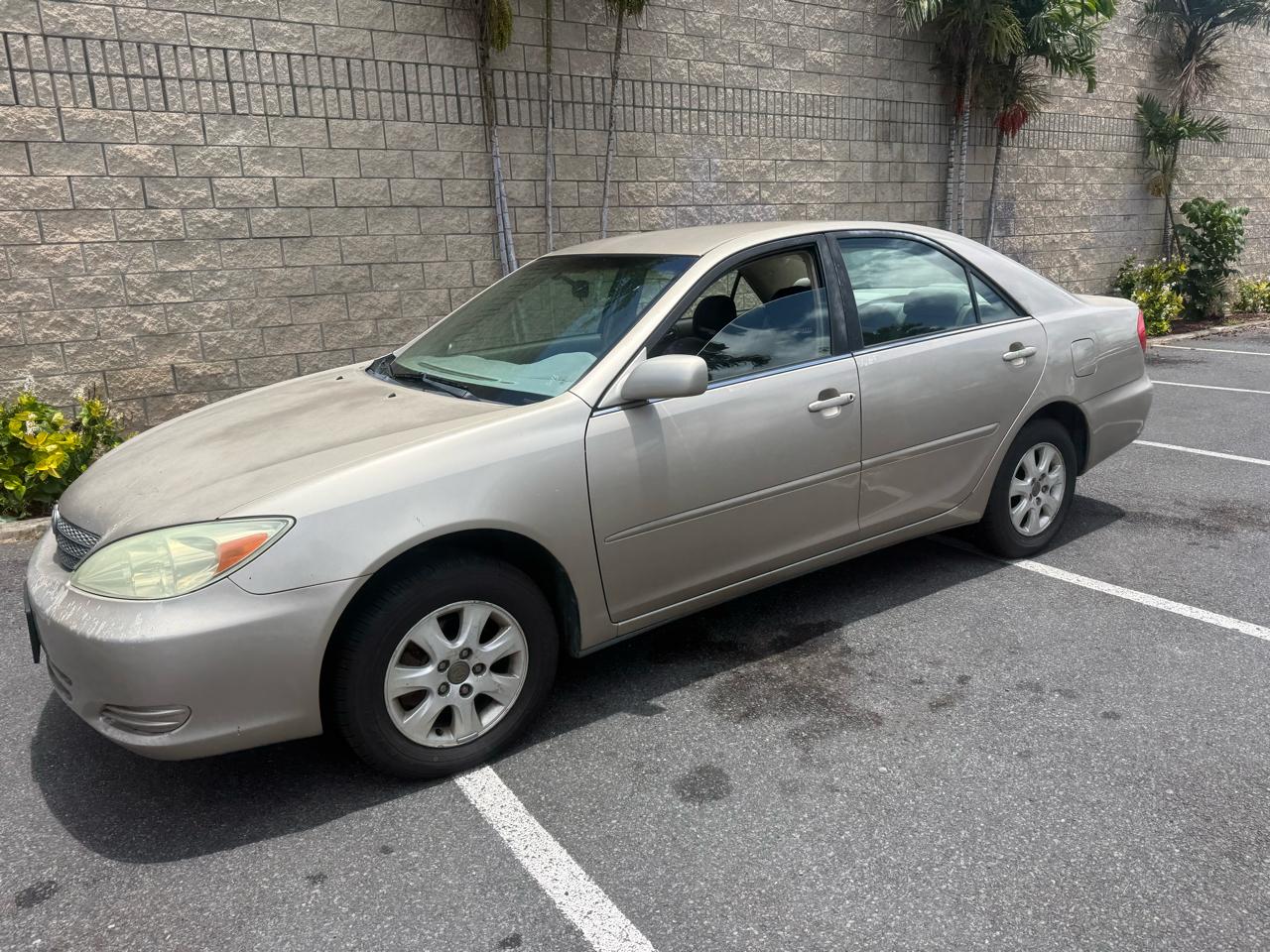 Toyota Camry LE V6 2004