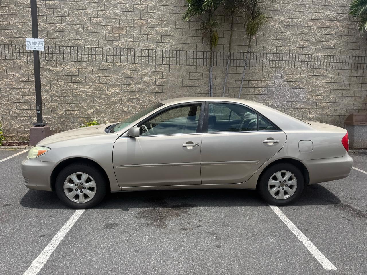 Toyota Camry LE V6 2004