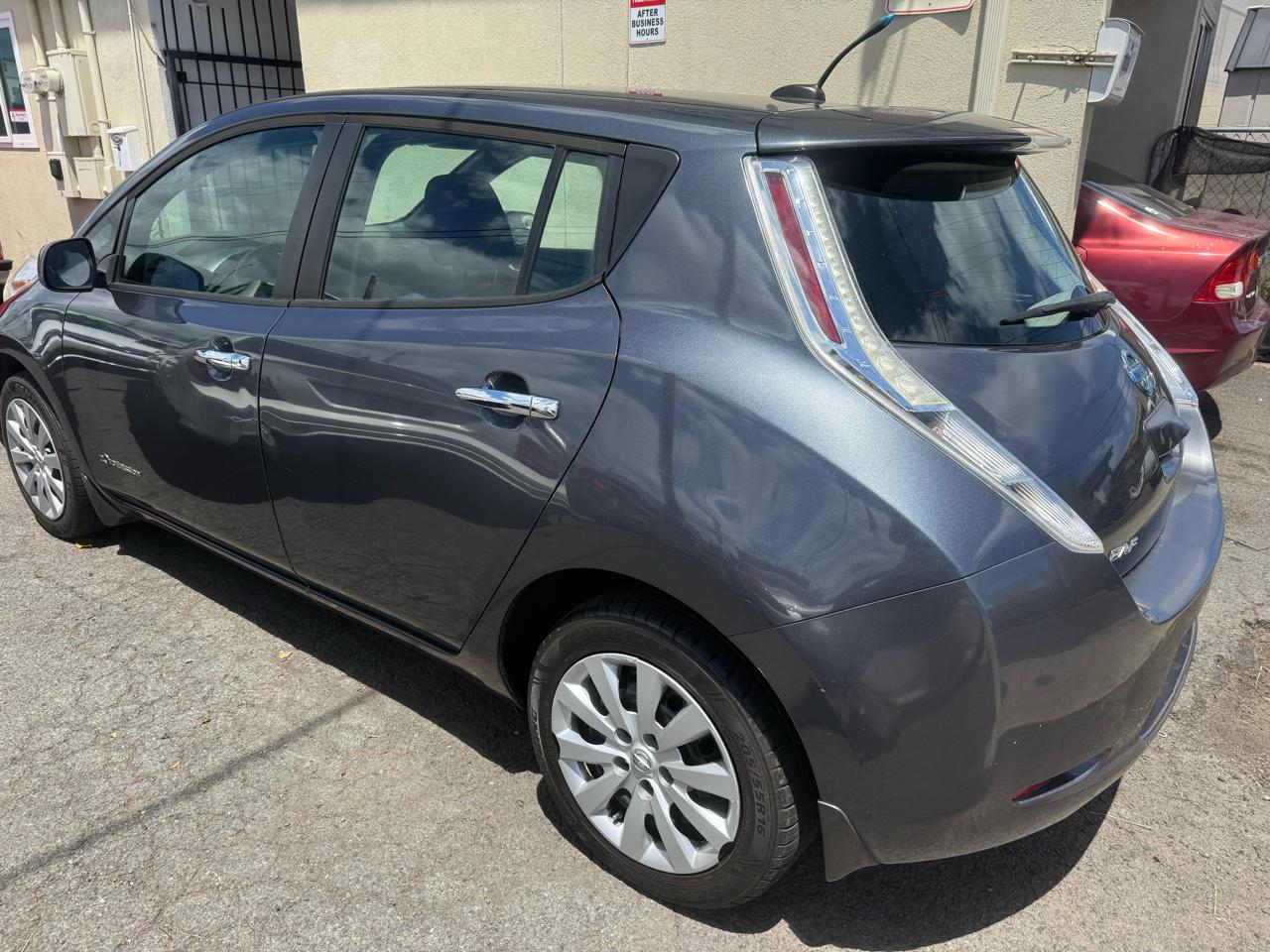 Nissan Leaf S 2013