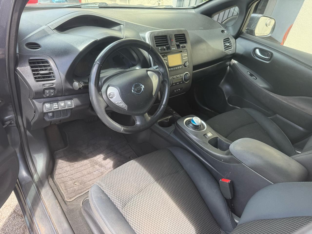 Nissan Leaf S 2013