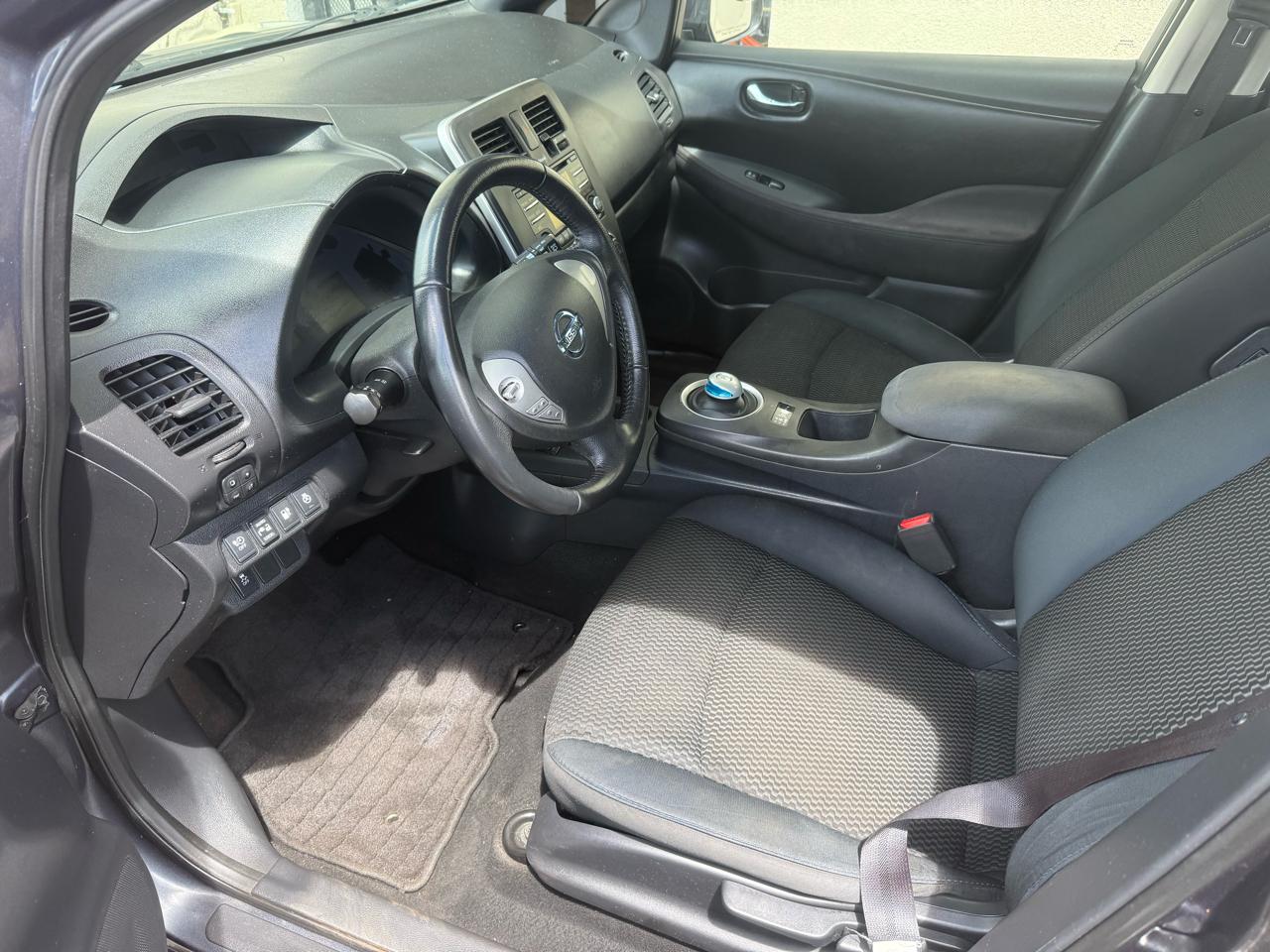 Nissan Leaf S 2013