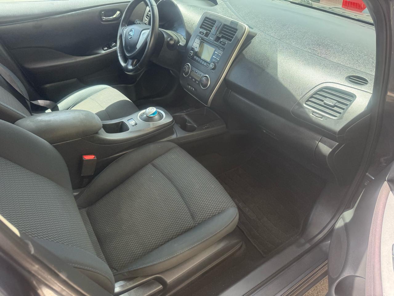Nissan Leaf S 2013