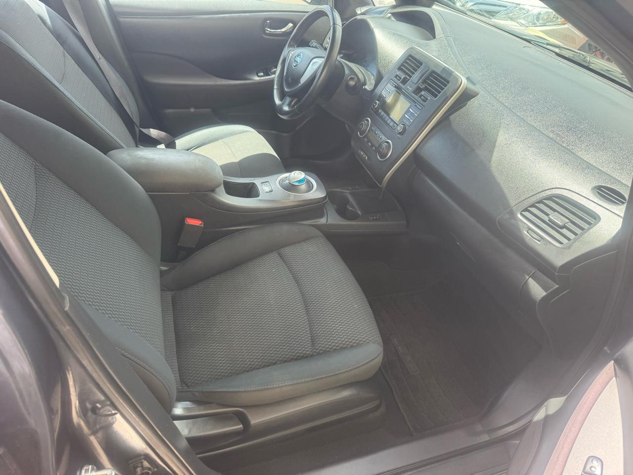 Nissan Leaf S 2013