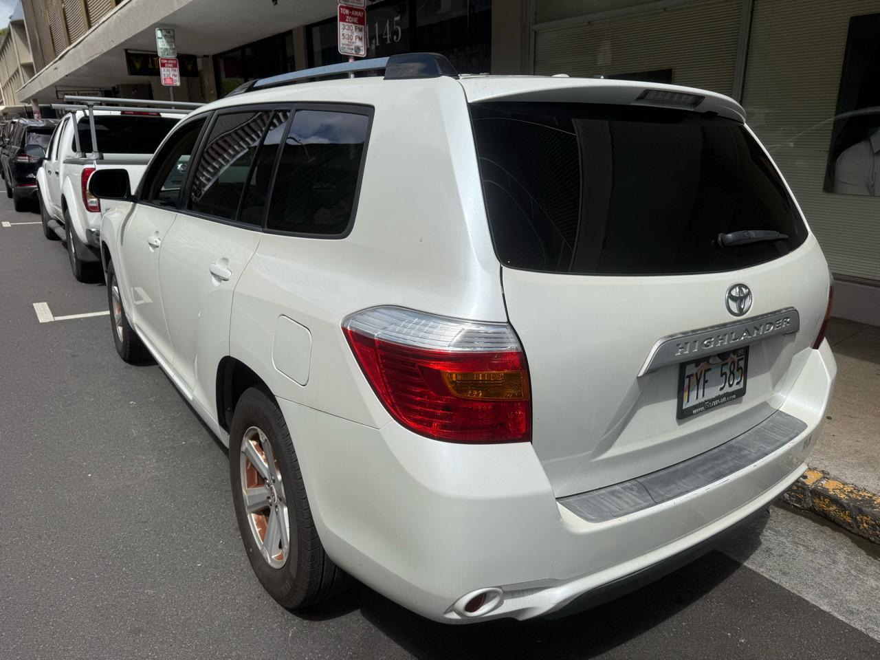 Toyota Highlander Base 2WD V6 2010