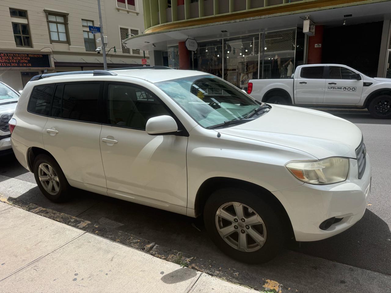 Toyota Highlander Base 2WD V6 2010