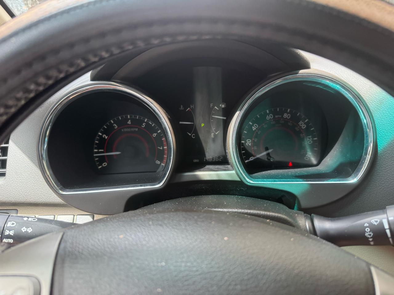 Toyota Highlander Base 2WD V6 2010