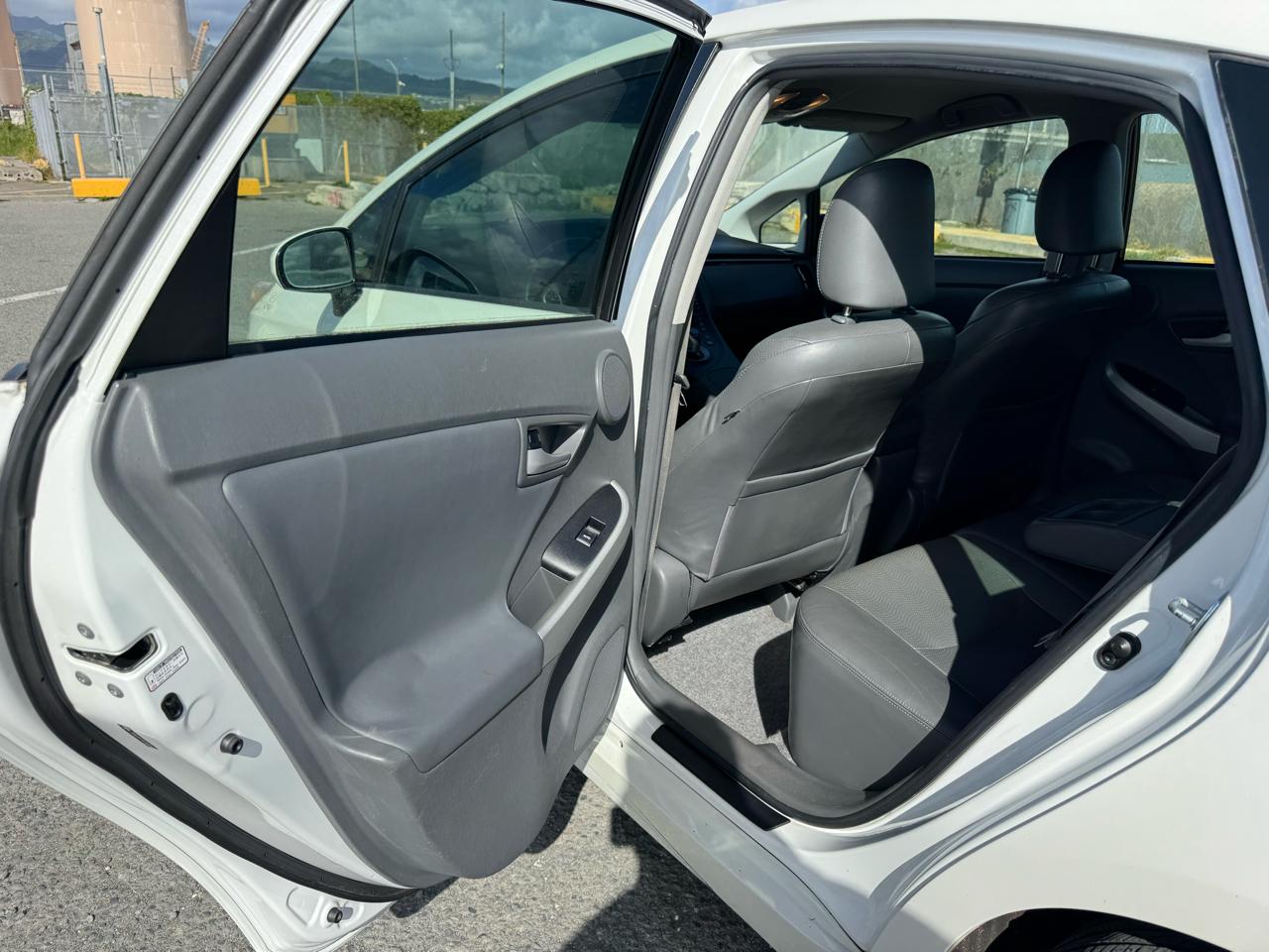 Toyota Prius Prius V 2010