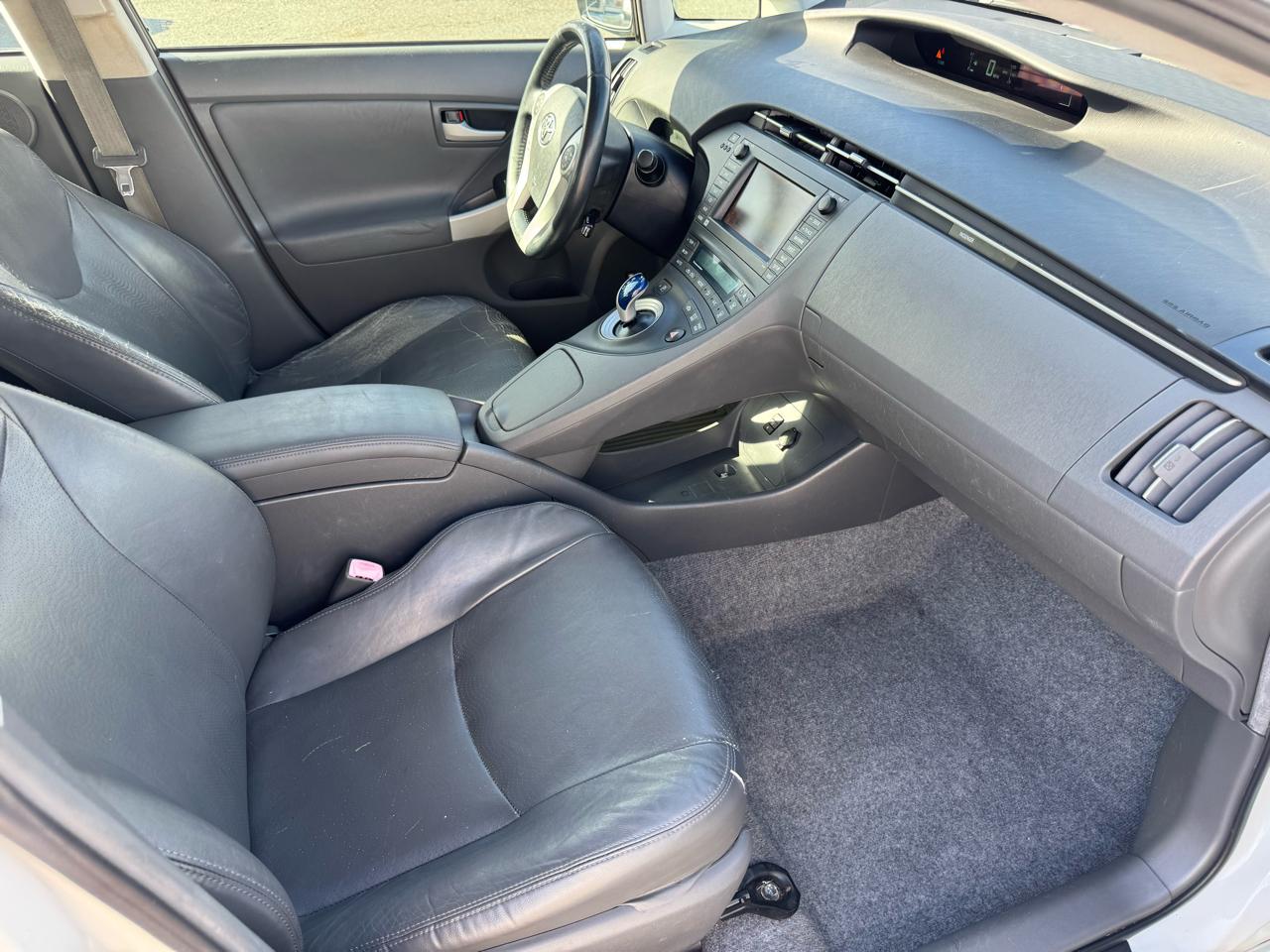 Toyota Prius Prius V 2010