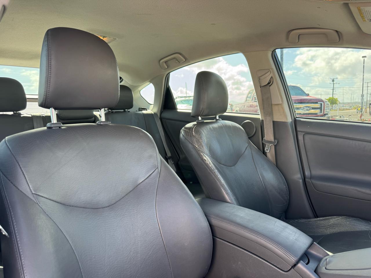 Toyota Prius Prius V 2010