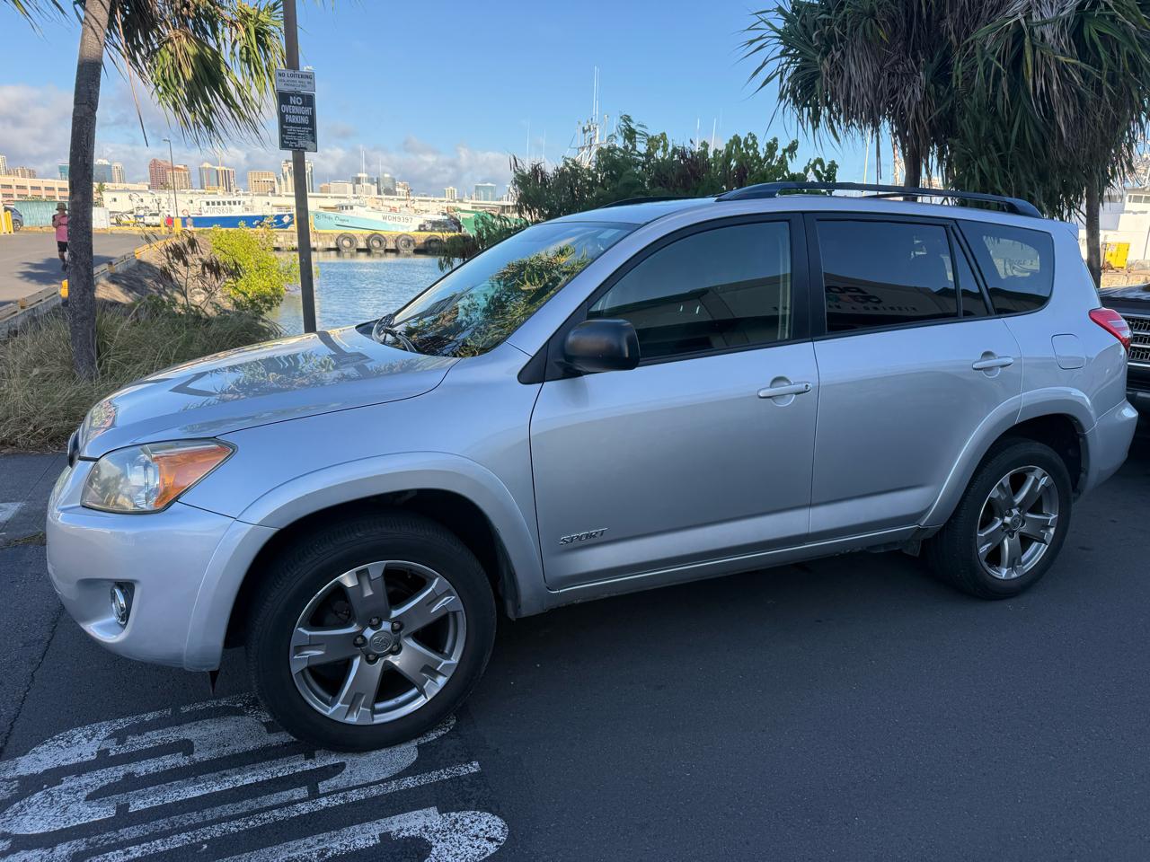 Toyota RAV4 Sport I4 2WD 2011