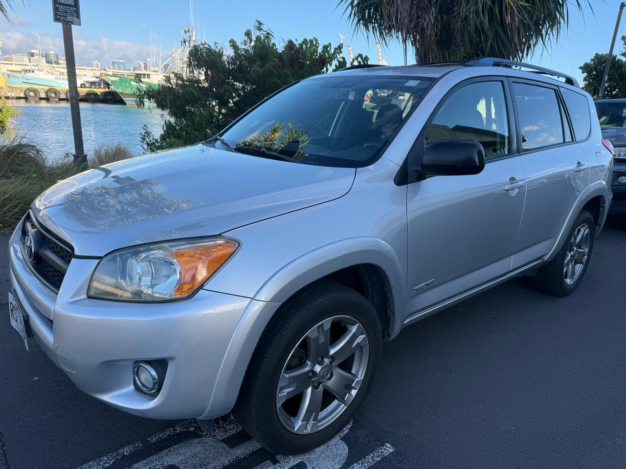 Toyota RAV4 Sport I4 2WD 2011