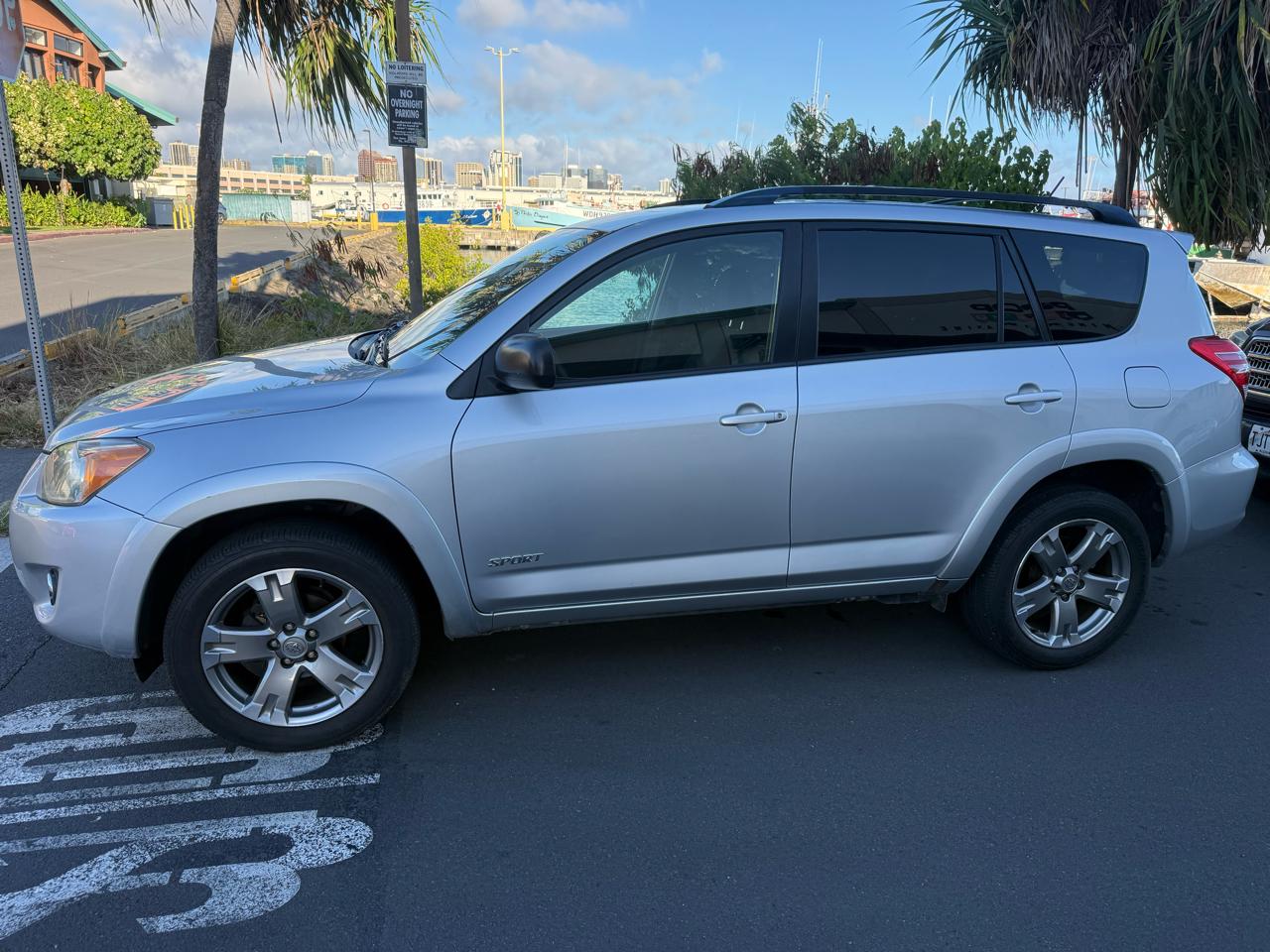 Toyota RAV4 Sport I4 2WD 2011