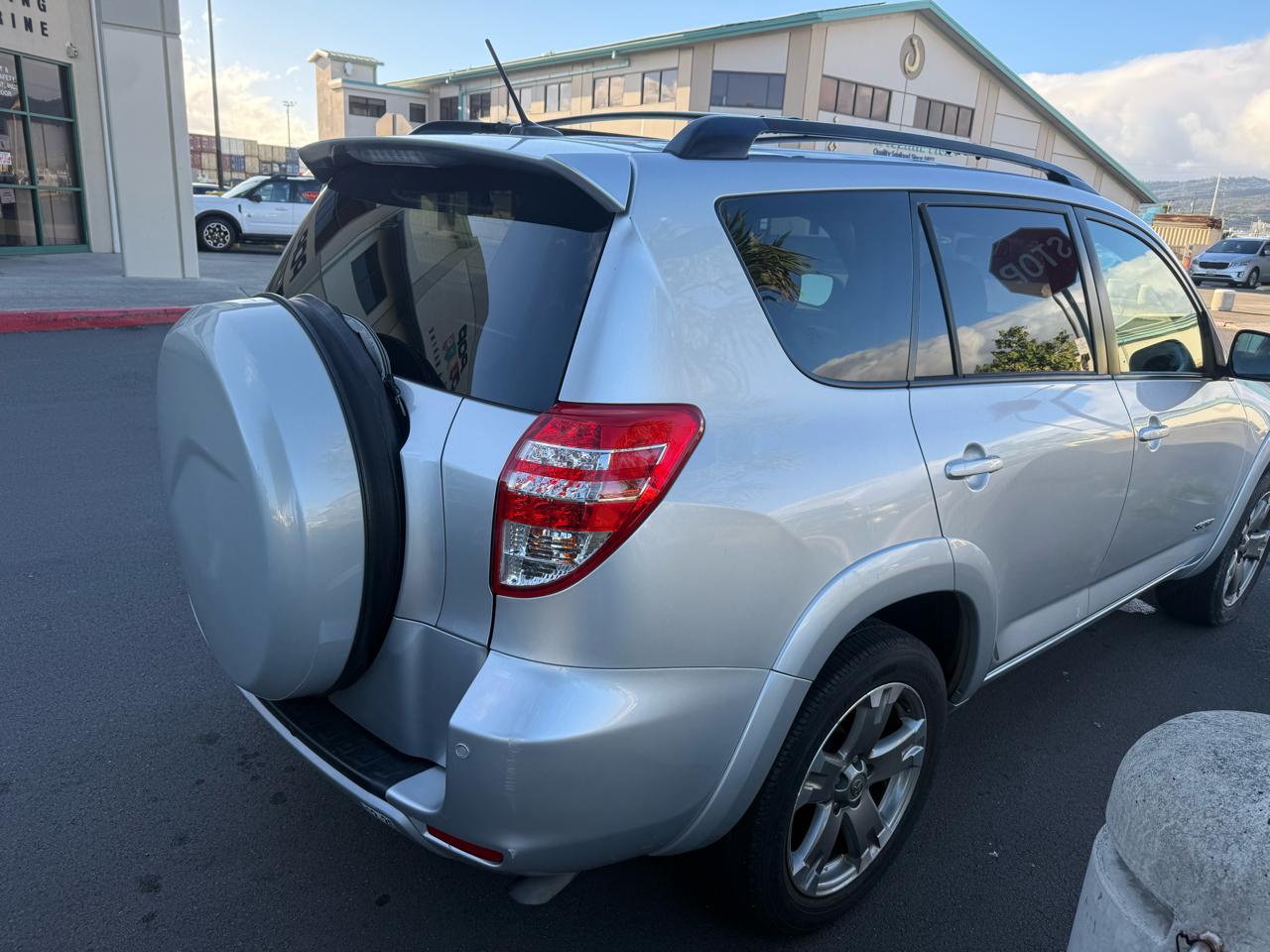 Toyota RAV4 Sport I4 2WD 2011