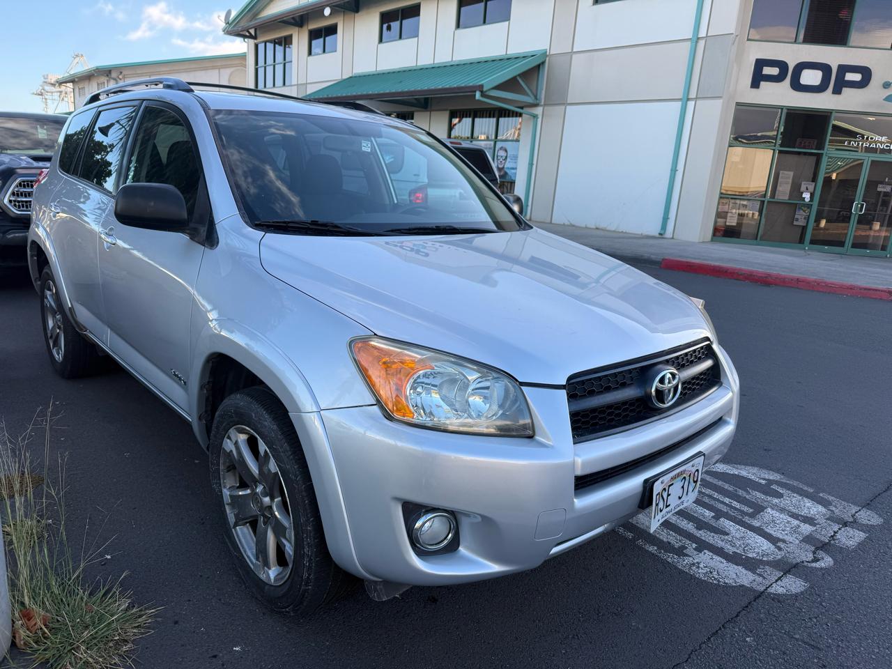 Toyota RAV4 Sport I4 2WD 2011