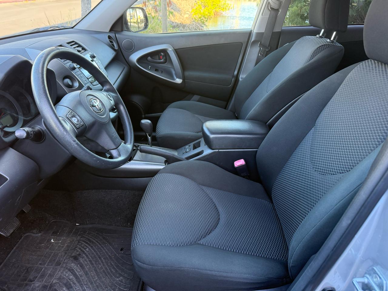 Toyota RAV4 Sport I4 2WD 2011