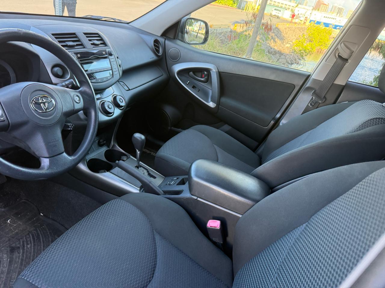 Toyota RAV4 Sport I4 2WD 2011
