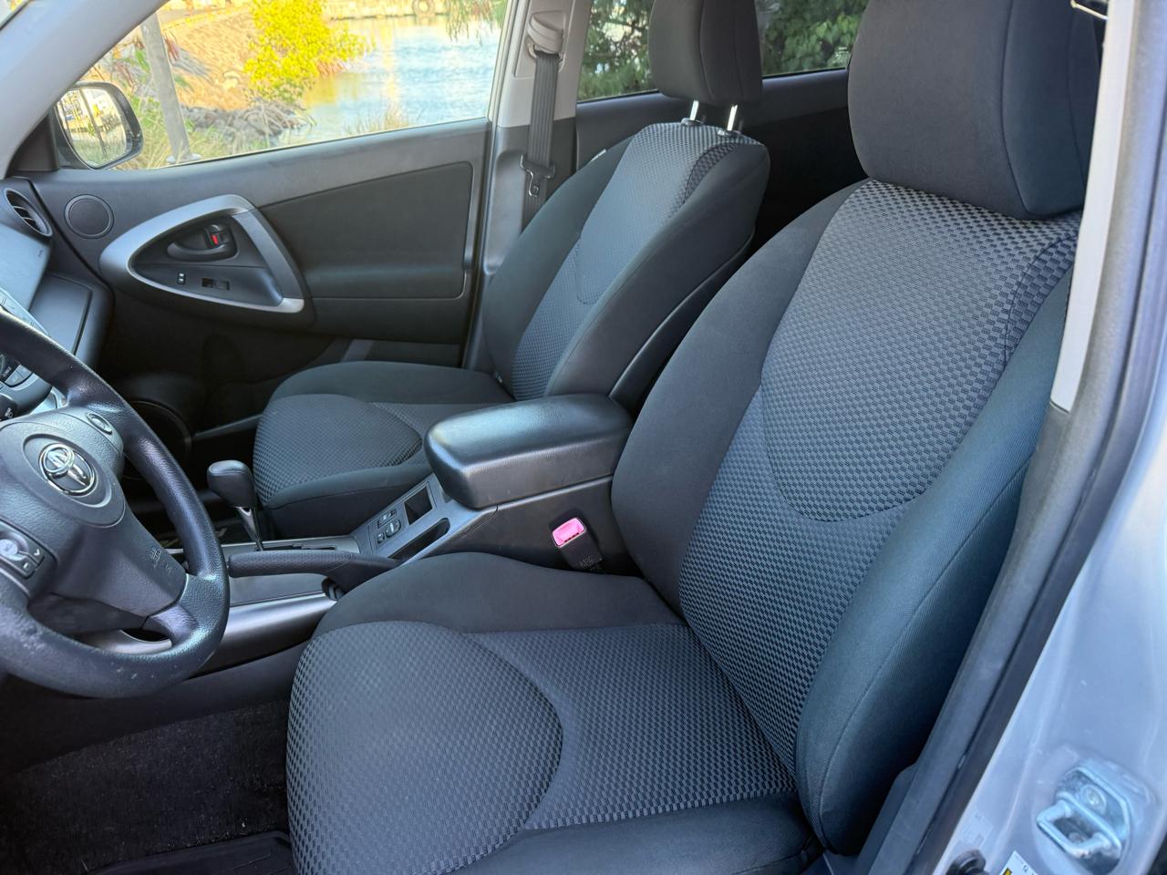 Toyota RAV4 Sport I4 2WD 2011
