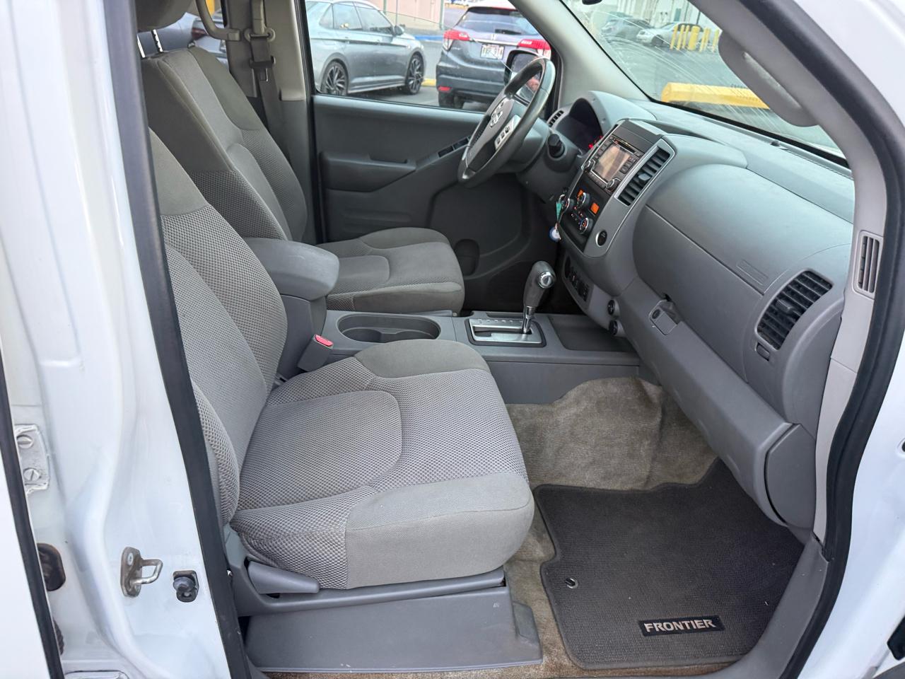 Nissan Frontier Crew Cab 4x2 SV 2018