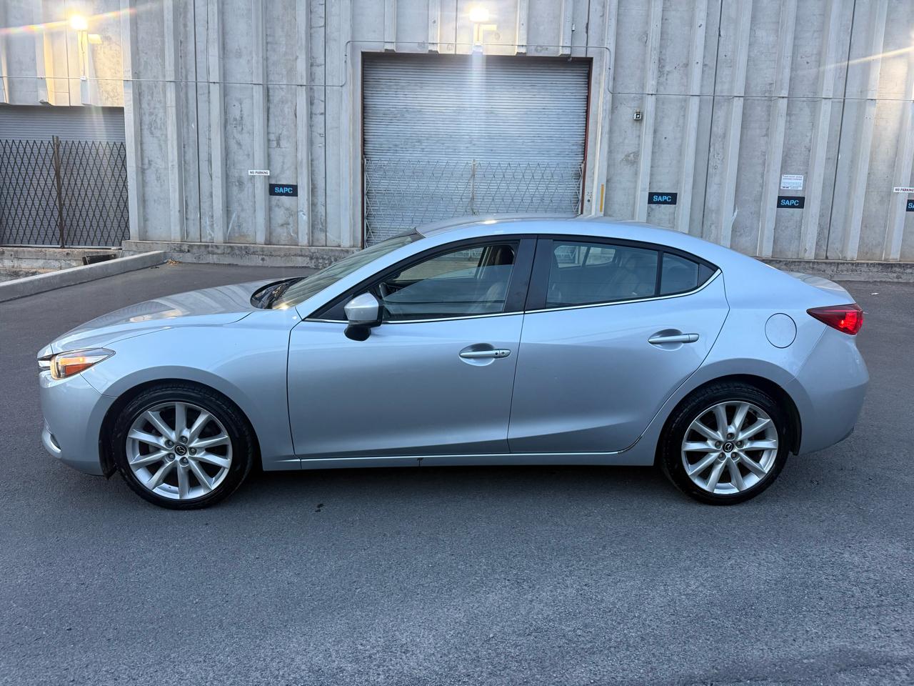 Mazda MAZDA3 i Touring AT 4-Door 2017