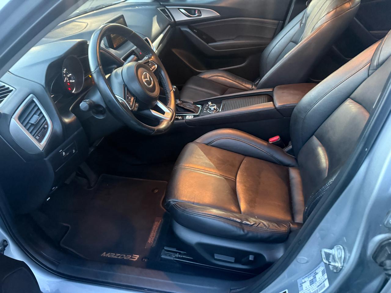 Mazda MAZDA3 i Touring AT 4-Door 2017