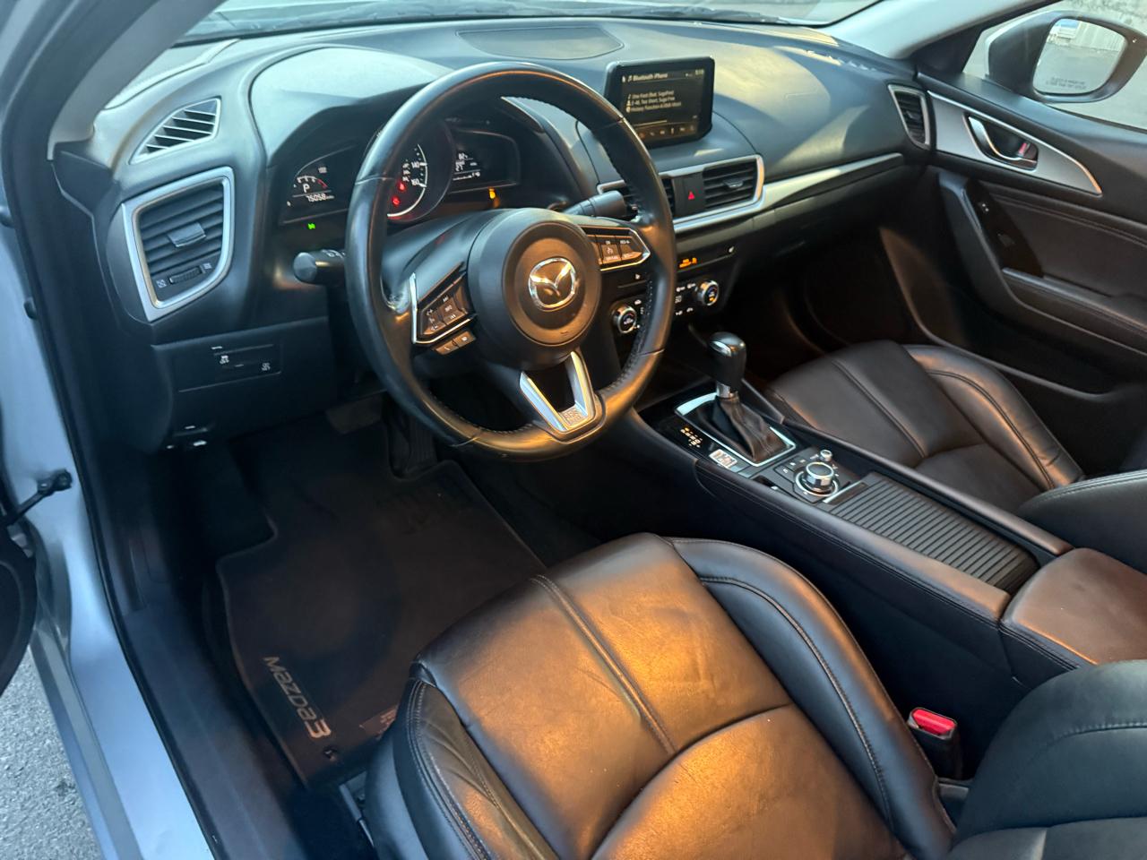 Mazda MAZDA3 i Touring AT 4-Door 2017