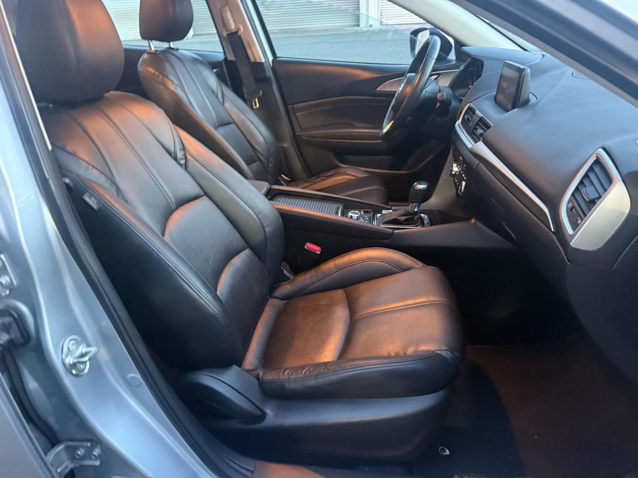 Mazda MAZDA3 i Touring AT 4-Door 2017