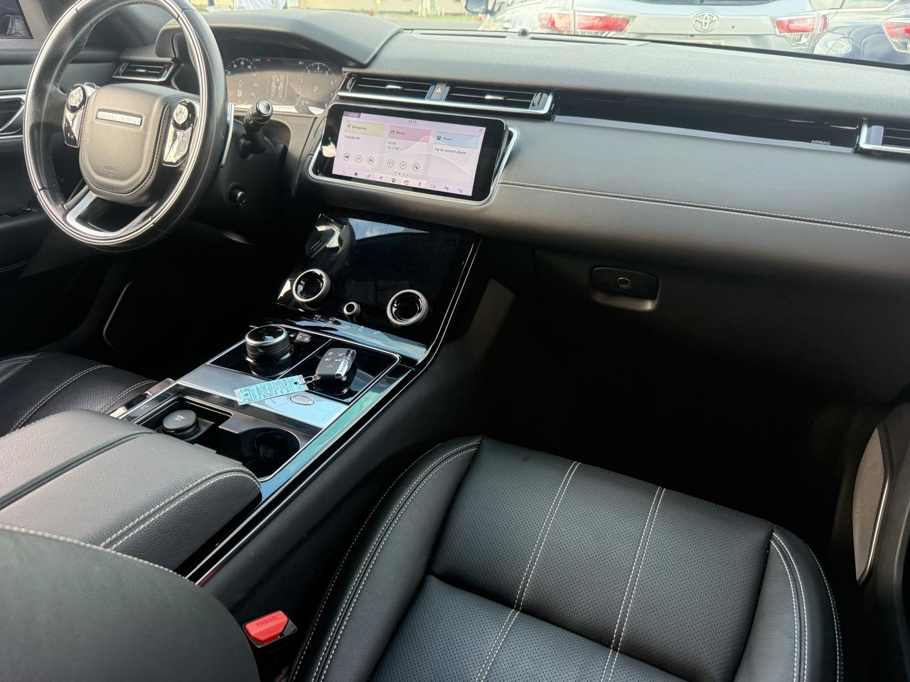 Land Rover Range Rover Velar R-Dynamic SE 2018