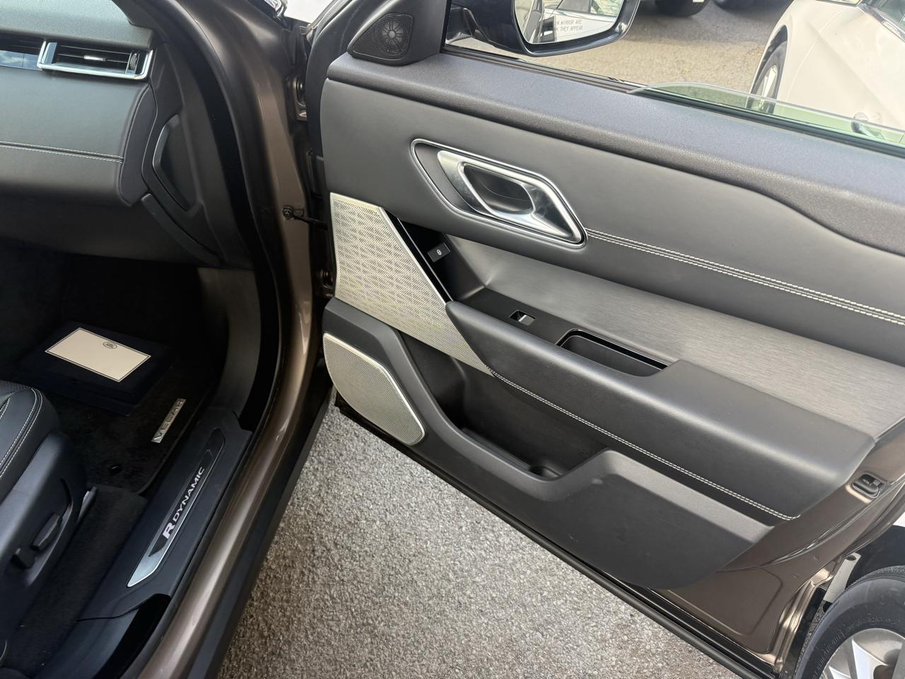 Land Rover Range Rover Velar R-Dynamic SE 2018