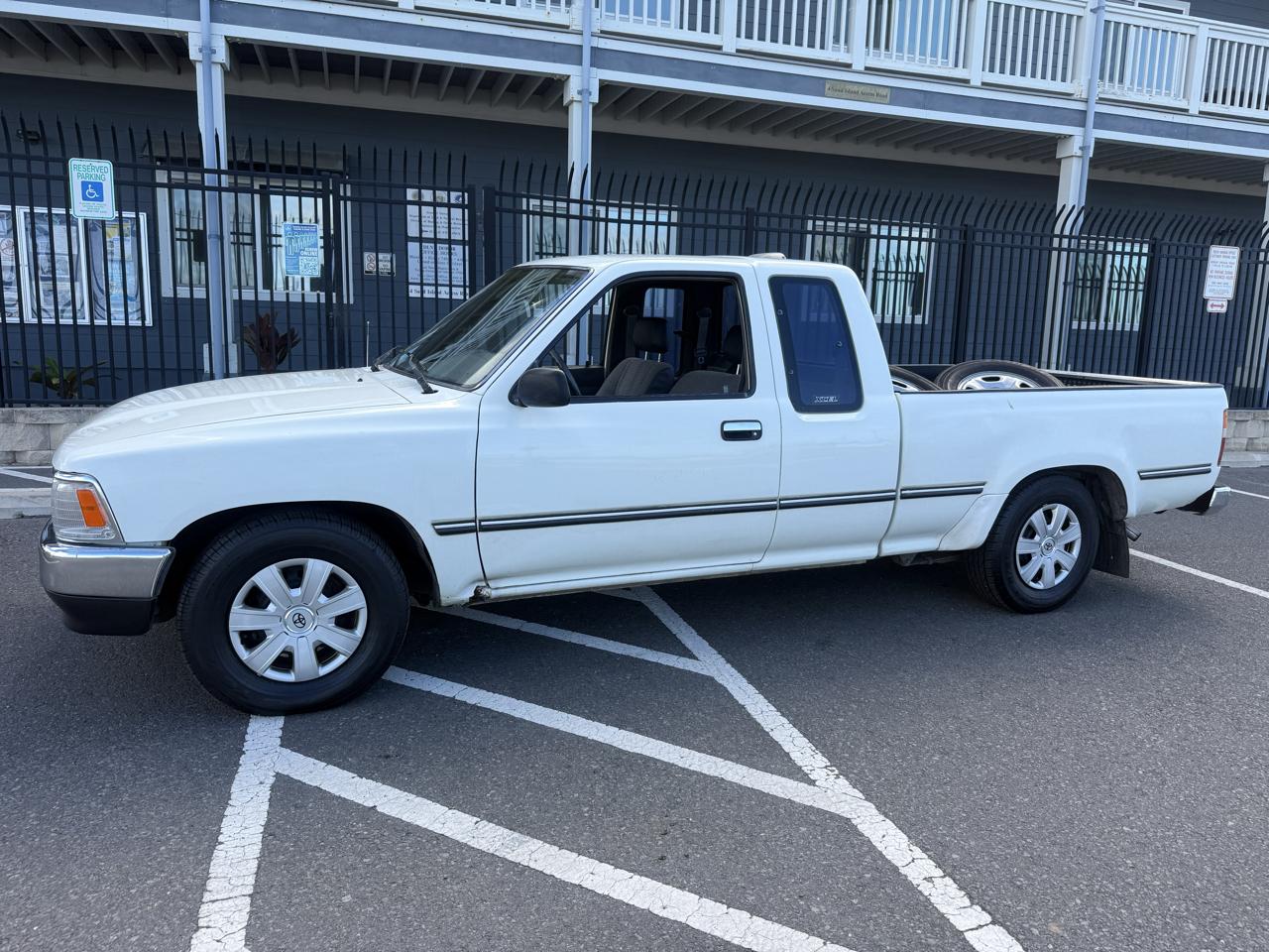 1994 Toyota Pickup DLX V6 Xtracab 2WD