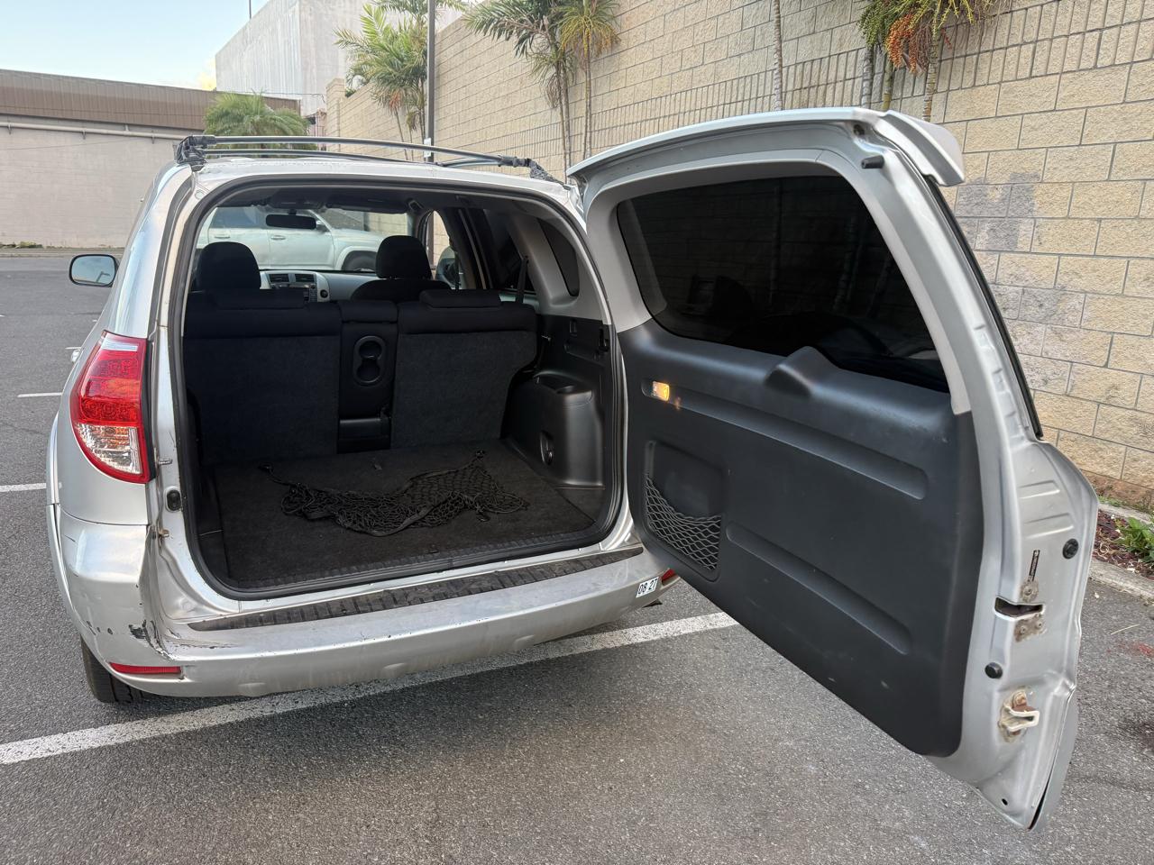 Toyota RAV4 Sport I4 2WD 2006