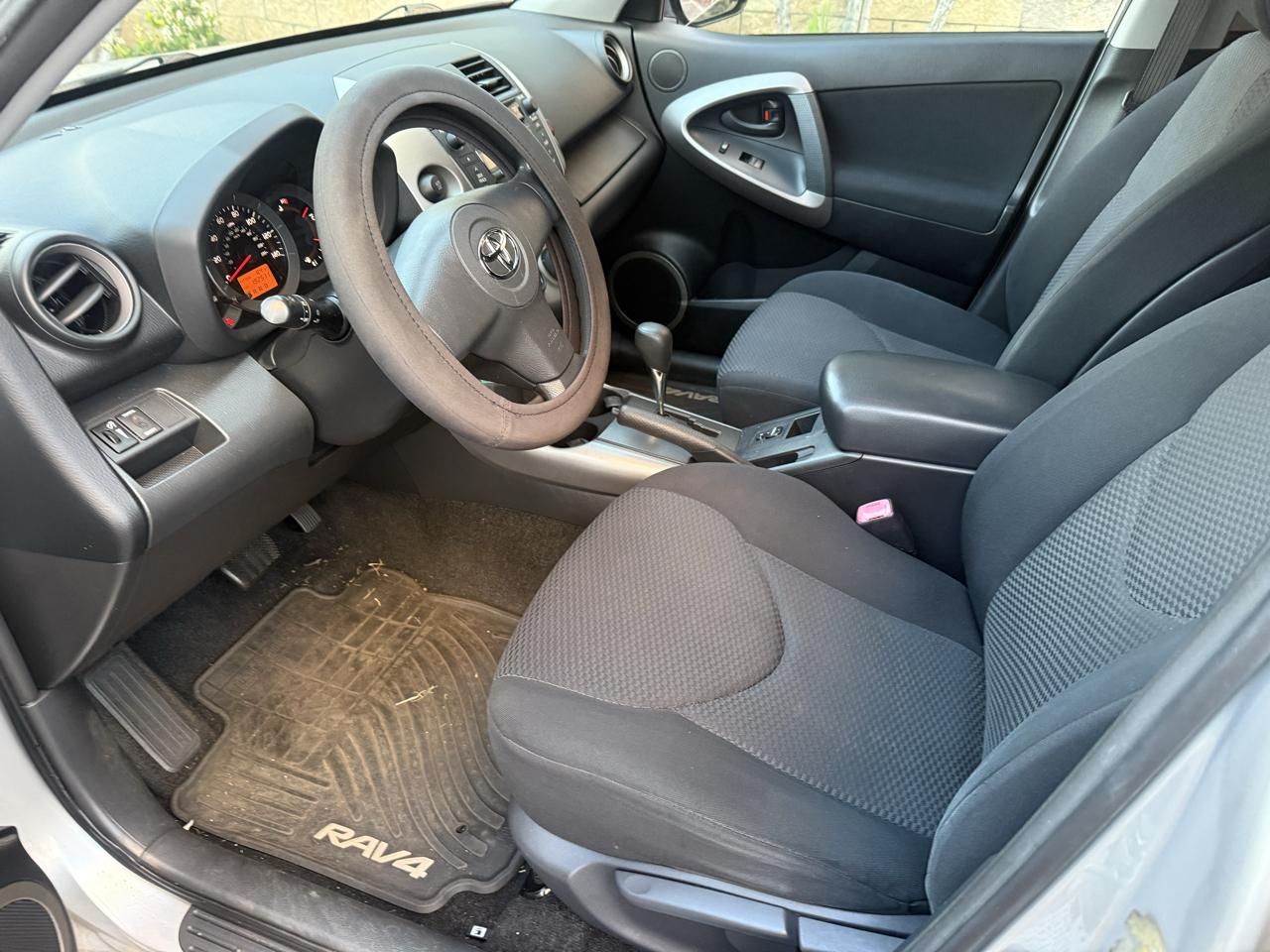 Toyota RAV4 Sport I4 2WD 2006