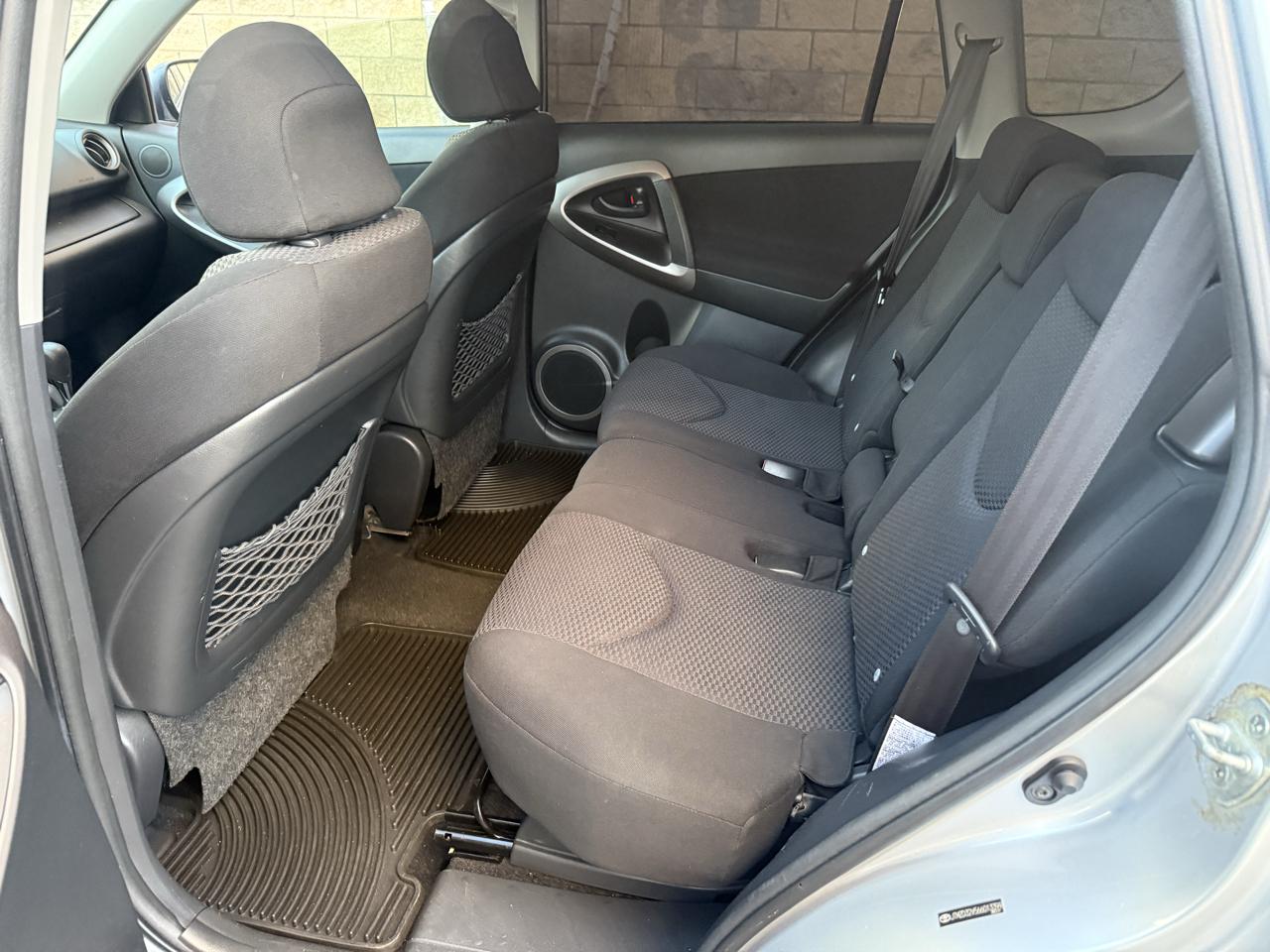 Toyota RAV4 Sport I4 2WD 2006
