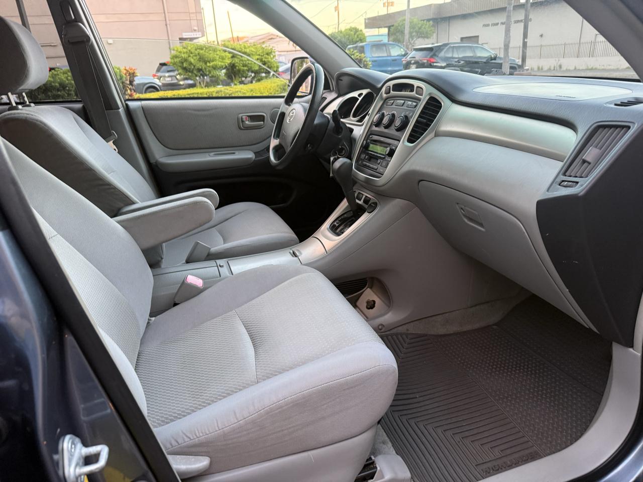 Toyota Highlander V6 2WD 2004